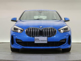 【キドニーグリル】BMWの代名詞。一目見ただけでBMWであると認識できる確固たるアイコンとして存在感を放ちます。