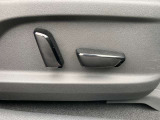運転席はパワーシートです。