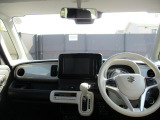 明るく広々した車内で、運転に全集中できます