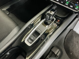 シンプルでスマートなセレクトレバーです