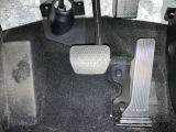 オルガン式アクセルペダルで、長距離も疲労を感じずにアクセル操作ができます。