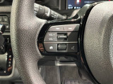 ステアリングにオーディオ操作スイッチが付いています。オーディオ画面に直接タッチしなくても操作が出来ますので、運転に集中できます。