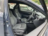 運転席・助手席です