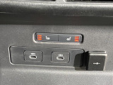 リアシートヒーター『三段階で強弱の調節が可能なシートヒーティング機能を装備しております。季節によっては欠かすことのできないポイントの高い装備ではないでしょうか。』