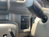 リヤヒータ-と運転席シートヒーターのスイッチです。