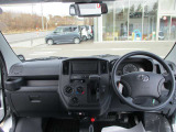 オーディオレス車です。各種ナビ、オーディオの販売、取付を承ってましたのでお気軽にご相談ください♪