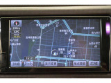 純正7インチSDナビ。SD・HDMI・USB・Bluetooth・ラジオ・高画質で鮮明な映像が楽しめるフルセグTV対応です。