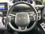 【純正革巻きステアリング】上質な革を使用することで、手にしっかり馴染みとても運転しやすいハンドルです♪