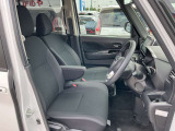 運転席まわりは、使用感も少なく良好な状態です。