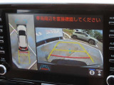 「パノラミックビューモニター」でクルマを真上から見るように周囲を確認でき、駐車の際に大活躍☆