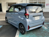 踏み間違い防止機能付き。