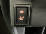 運転席/助手席シートヒーターで寒い日もすぐに温かくなり快適に過ごせます