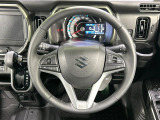【純正革巻きステアリング】上質な革を使用することで、手にしっかり馴染みとても運転しやすいハンドルです♪