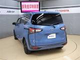 バックカメラが付いているので後方確認が非常にしやすいです。今や運転初心者も熟練者も必須装備!ついていて損はないですね♪