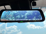 【デジタルインナーミラー】後席の大きな荷物や同乗者で後方が確認しづらい時でも安心!カメラが撮影した車両後方の映像をルームミラー内に表示。クリアな視界で状況の確認が可能です!