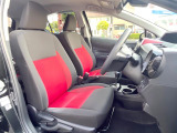 運転席シート廻りは使用感も少なく、良好な状態となっています。前オーナー様が丁寧に使っていたことがよくわかりますね。