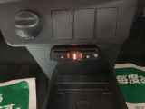 ETC車載器が装備されております♪ETCカードを挿入すれば、高速料金料金所もスムーズに通過できますよ(^^♪