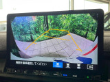 【バックカメラ】駐車時に後方がリアルタイム映像で確認できます。大型商業施設や立体駐車場での駐車時や、夜間のバック時に大活躍!運転スキルに関わらず、今や必須となった装備のひとつです!