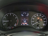 とっても見やすいメーターです。夜間時はラグジュアリーな気分にさせてくれる照明が魅力ですので、夜のドライブも楽しみになりますよ♪