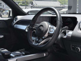 メルセデス・ベンツ専用自動車保険をご用意致しております。全員が資格を有しており、万が一の事故の際のサポート体制を整えております。 現在ご加入の保険の無料証券診断も行い、保証の見直しも致します。