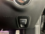 メモリー付きパワーシートが装備されている車両はシートの位置・ドアミラーの角度・ハンドルの位置を3名まで記憶出来ます。