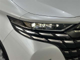 LEDヘッドライトです。デザイン性がよくとても明るいので、夜間の走行や悪天候でも安心です。しかも長寿命!
