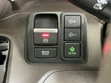 パーキングブレーキはスマートな電子制御式と合わせて渋滞時等にブレーキペダルから足を離しても停車状態を保持してくれるオートブレーキホールド機能で運転が楽になります。スタートはアクセルペダルを踏むだけ