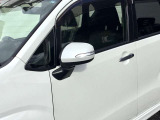 ドアミラーターンランプがが付いているので対向車や歩行者からの視認性に優れています。