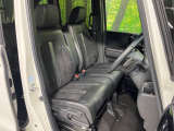 運転席まわりには十分なスペースがあり、大柄な方でもゆったり運転していただける環境です。