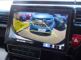 バック駐車が苦手な方や、初めてのお車で不安な方でも後方をナビ画面に映してくれるので、ラクラク停められます。