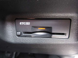 【ETC2.0】料金所の通過だけではなく、渋滞情報等を受信して純正ナビと連動して情報を反映させられます! 一部高速道路などの割引きや、一時退出からの再入場が可能というメリットもあります♪