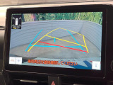 【バックカメラ】駐車時に後方がリアルタイム映像で確認できます。大型商業施設や立体駐車場での駐車時や、夜間のバック時に大活躍!運転スキルに関わらず、今や必須となった装備のひとつです!