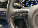 運転中、オーディオの操作をしてて、ハッとしたことはありませんか?ステアリングスイッチは、運転中でもハンドルでオーディオの操作が可能です。安全なドライブをサポートします。