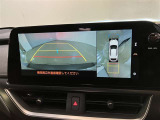 バックギアに入れると、このように後方が映し出されます!駐車の際とても安心!便利!最終確認はご自身の目と耳で必ず行ってください!