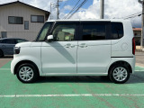 両側パワースライドドア付きで便利!小さなお子様も乗り降り楽々です♪スイッチは運転席にもありますよ!
