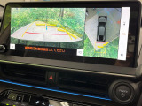 【パノラミックビューモニター】専用のカメラにより、上から見下ろしたような視点で360度クルマの周囲を確認することができます☆死角部分も確認しやすく、狭い場所での切り返しや駐車もスムーズに行えます。