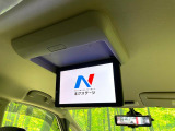 【フリップダウンモニター】大画面モニターで後席でもエンタメをお楽しみいただけます。小さなお子様にも大人気の装備です♪