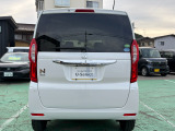 バック時目視しにくいクルマの周囲をカメラで映し出し、安全・安心駐車をサポート♪バックの苦手な方も後ろがハッキリ見えるので安心ですよ♪
