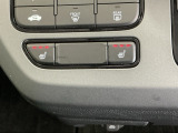 運転席/助手席シートヒーターで寒い日もすぐに温かくなり快適に過ごせます。3段階の温度調整が可能です