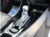 お車選びをお楽しみ頂けるよう、在庫車の展示スペースを十分に確保しております。