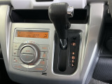 発進時から滑らかに加速する無段階変速のCVTはストップ&ゴーの多い街の中も快適です