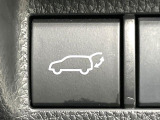 【パワーバックドア】スマートキーや運転席のボタンを押すだけでリアゲートが自動で開閉します!荷物を持っている時や、高い位置にあるバックドアを閉める際に便利な機能です♪