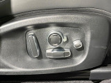 16ウェイ電動フロントシート(ヒーター&クーラー、運転席メモリ、2ウェイマニュアルヘッドレスト付)&リアシート(ヒーター、センターアームレスト搭載車です
