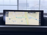 【ナビ画面】主に地図を表示し、目的地へのルート案内や渋滞情報などを表示するために使われます。