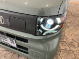 LEDヘッドライトで夜間の視認性も高く、シャープな輝き、先進の安心感。安全とスタイルの調和を生み出します。