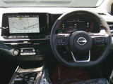 すっきりとした運転席周りになっています。