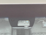 【三菱e-Assist】走行中に前方の車両等を認識し、衝突しそうな時は警報とブレーキで衝突回避と被害軽減をアシスト。より安全にドライブをお楽しみいただけます。
