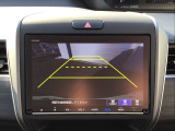 【バックカメラ】駐車時に後方がリアルタイム映像で確認できます。大型商業施設や立体駐車場での駐車時や、夜間のバックが苦手な方には大人気!運転スキルに関わらず、今や必須となった装備のひとつです!