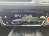 運転席助手席にシートヒーターを装備、快適ですね