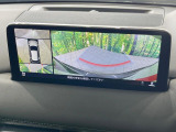 【マルチテレインモニター】車のフロントやサイドのカメラ画像を同時にモニター表示することで、悪路や狭い道を走行時でも周囲の状況確認ができ安心!本格SUVにうれしい装備です♪